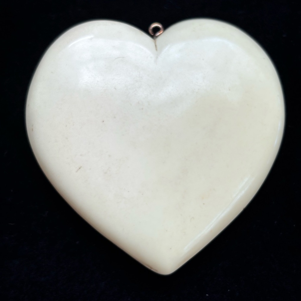 Vintage Cream‎ Heart Necklace Pendant
